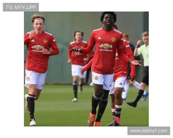 杰斯公司签约曼联三青训队小将